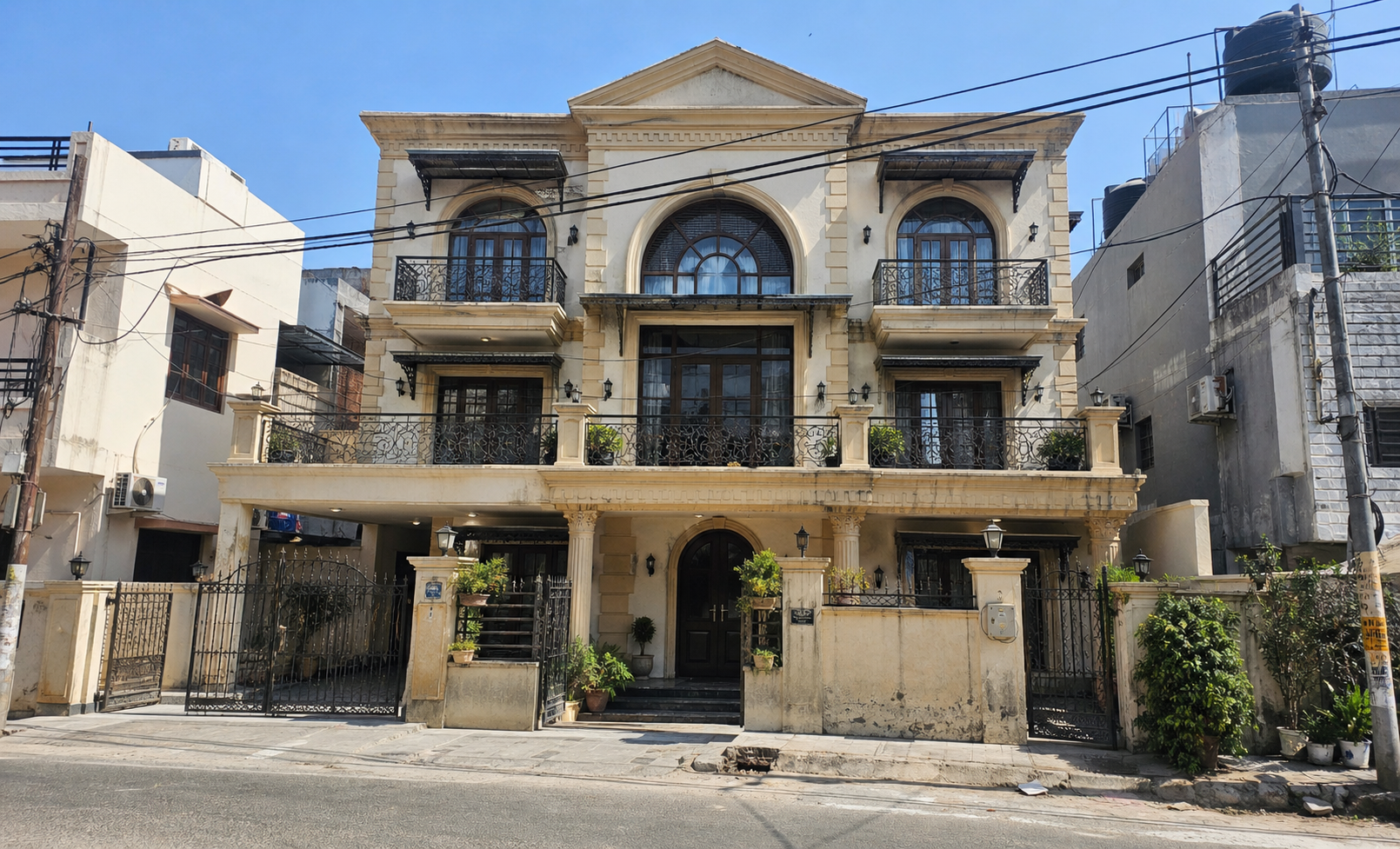 Full House Before Renovation